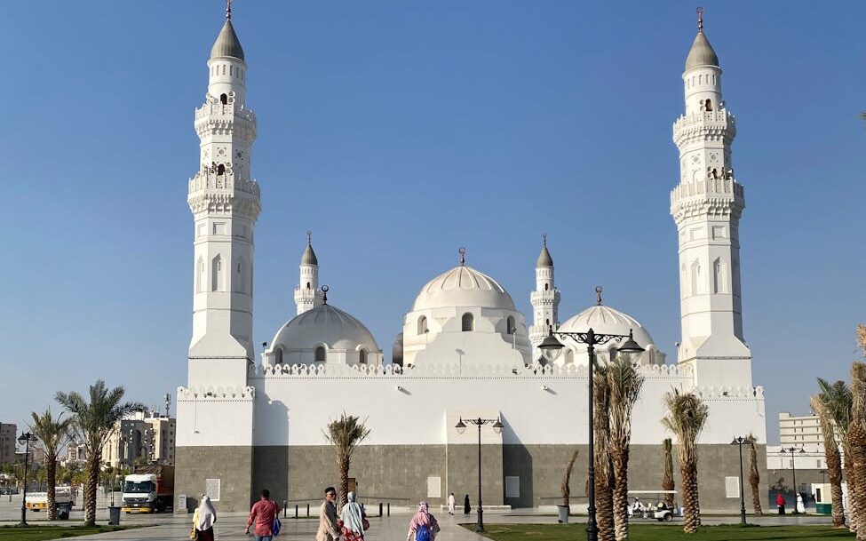 people going to quba mosque in medina